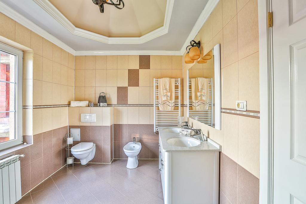 Casa Iulia Hotel Hateg Bagian luar foto